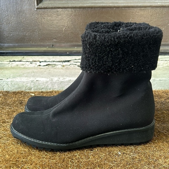 Stuart Weitzman Gore Tex Ankle Boots With Faux Fur Floor Sample NWOB Sz 8 - Picture 1 of 10